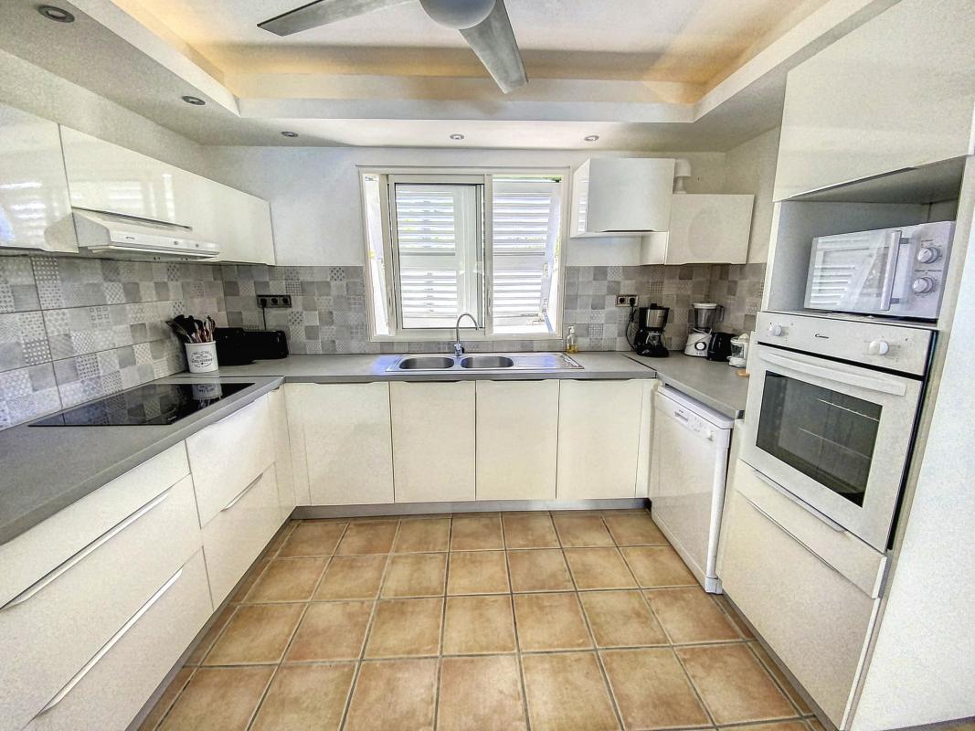 Location Villa 3 chambres Orient Bay St Martin-cuisine-14